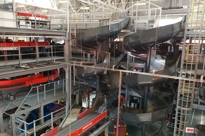 Nova Post’s Kyiv Terminal Handles 350,000 Parcels Daily With Most Of The Work Dependent On Automation